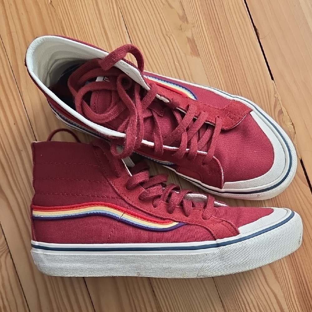 Vans Women's Hi 138 Decon with Rainbow Stripe 6.5 EUC